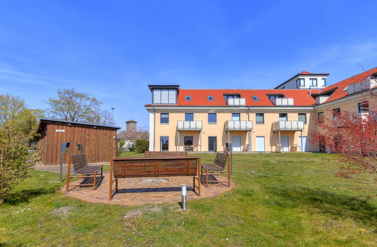 Peenemuende, Seglerhafen St Schoner 7, 13, 14 Kültér fotó